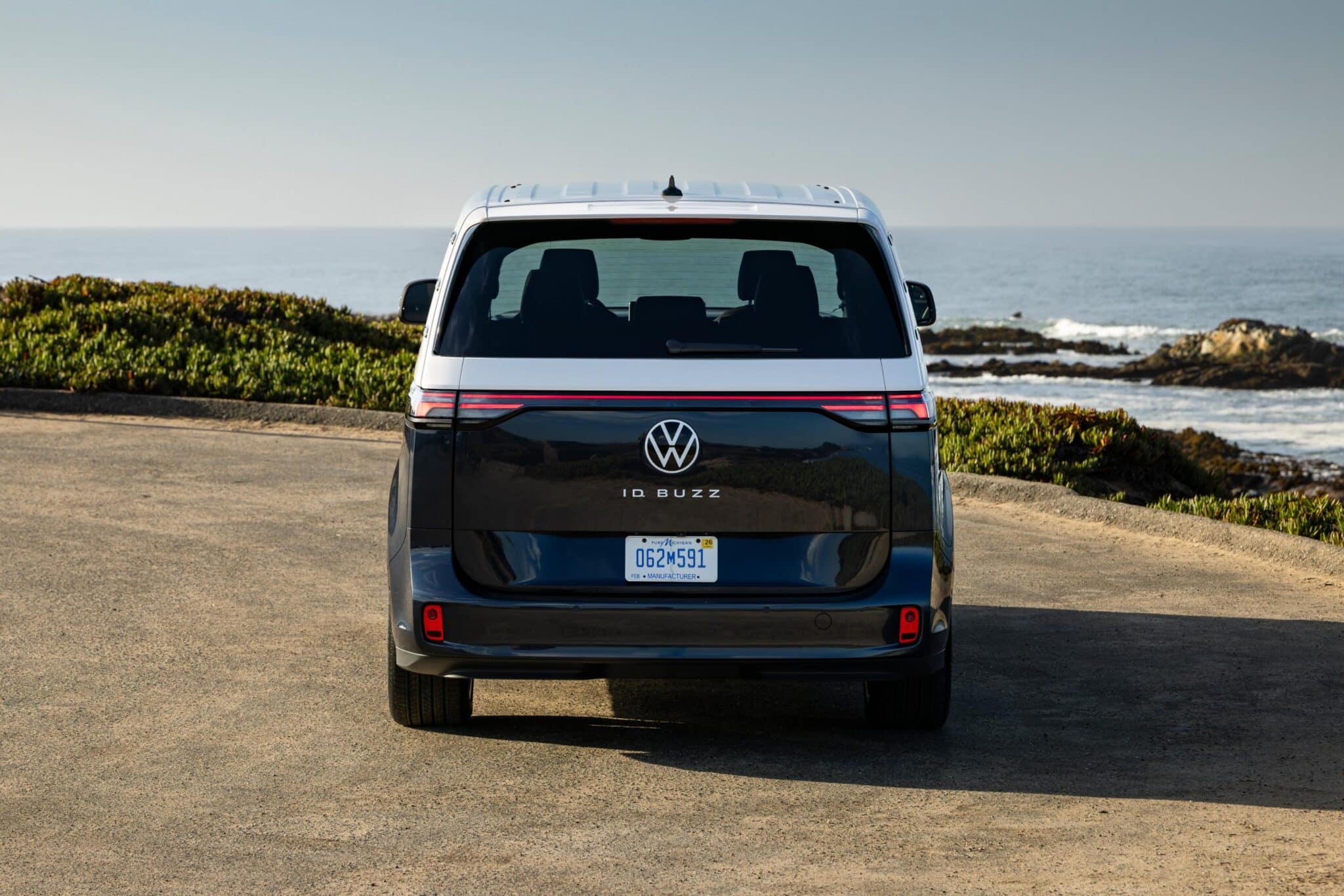 2025 VW ID.Buzz Candy White Over BlueCharcoal 47 scaled