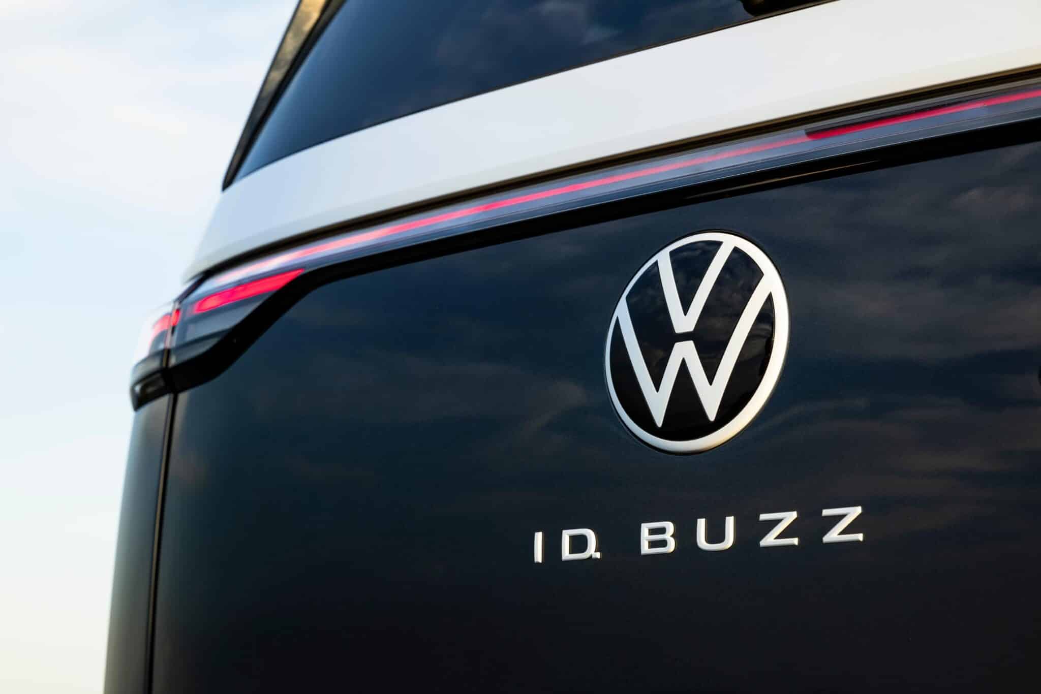 2025 VW ID.Buzz Candy White Over BlueCharcoal 54 scaled