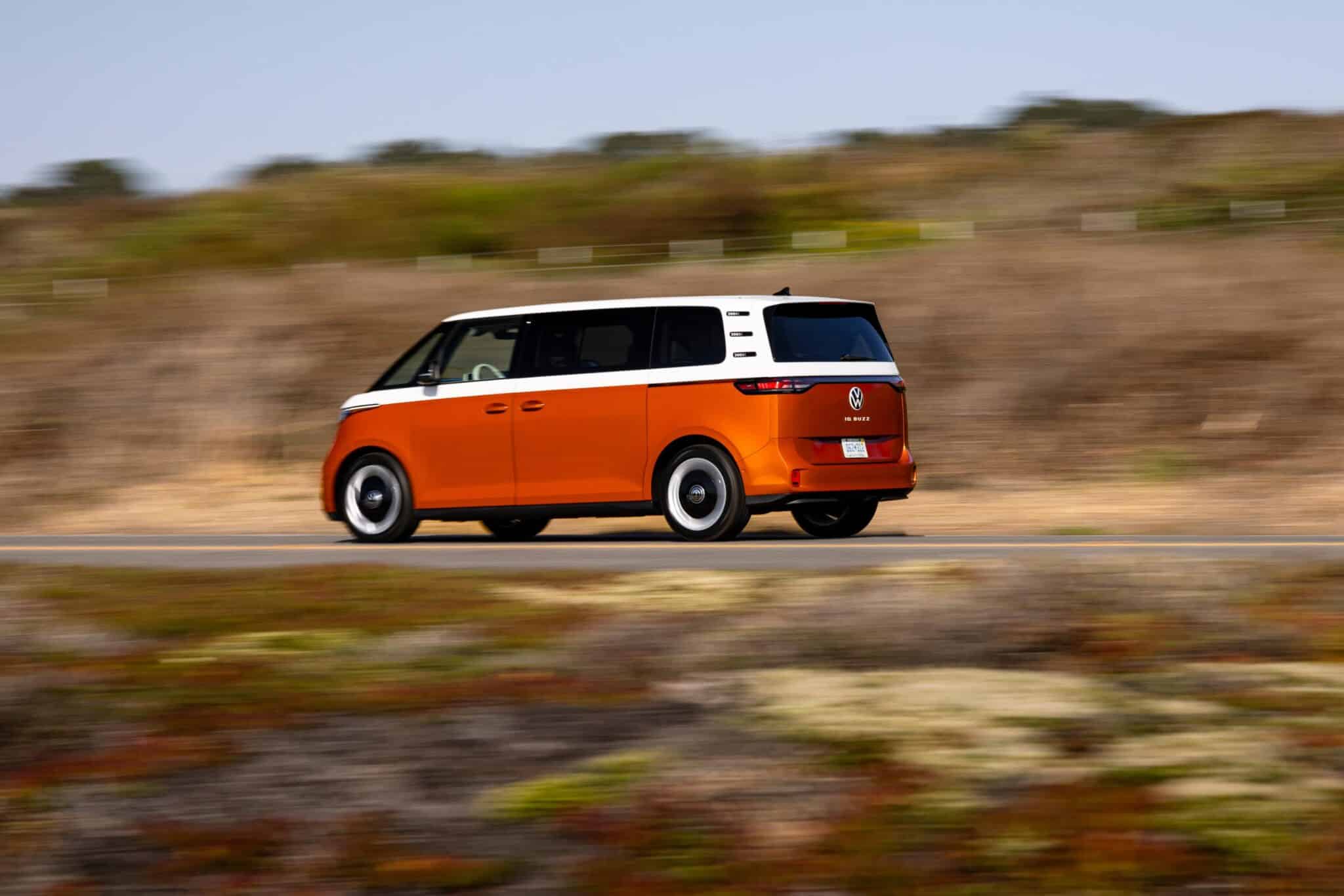 2025 VW ID.Buzz Candy White Over Energetic Orange 26 scaled