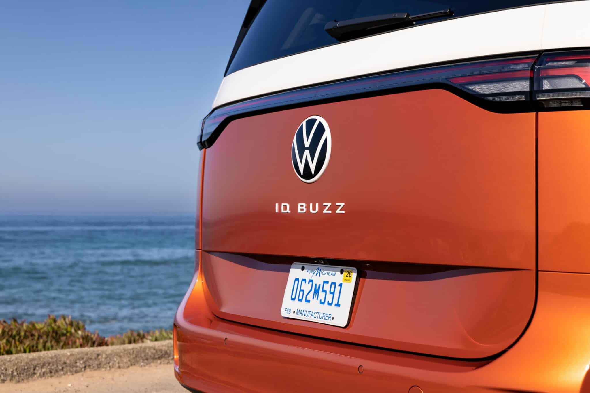 2025 VW ID.Buzz Candy White Over Energetic Orange 33 scaled
