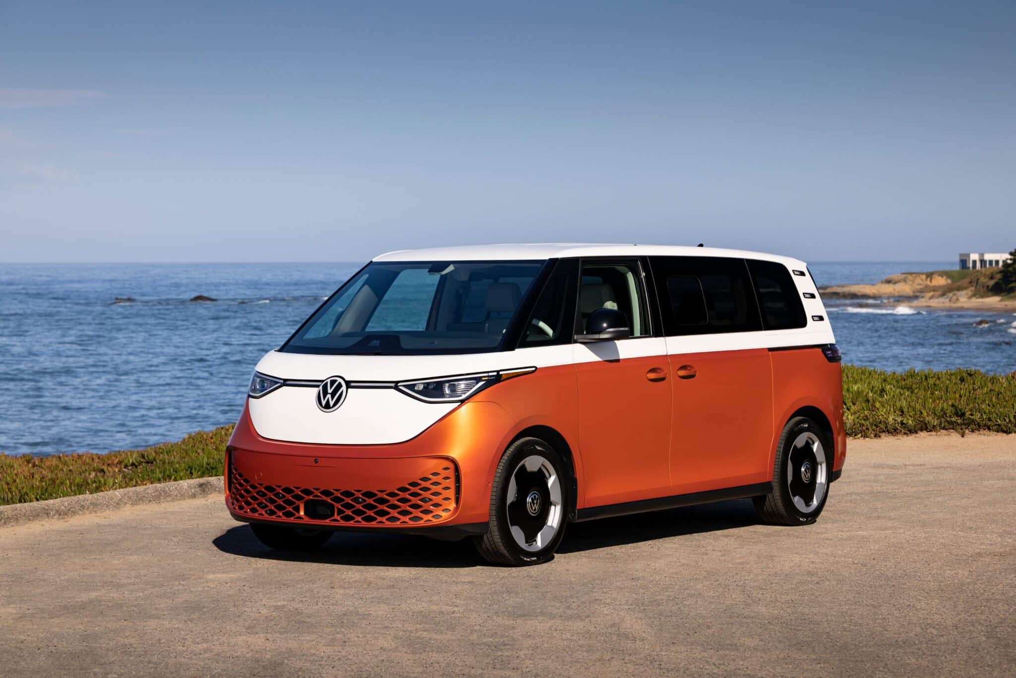 2025 VW ID.Buzz Candy White Over Energetic Orange 36 scaled