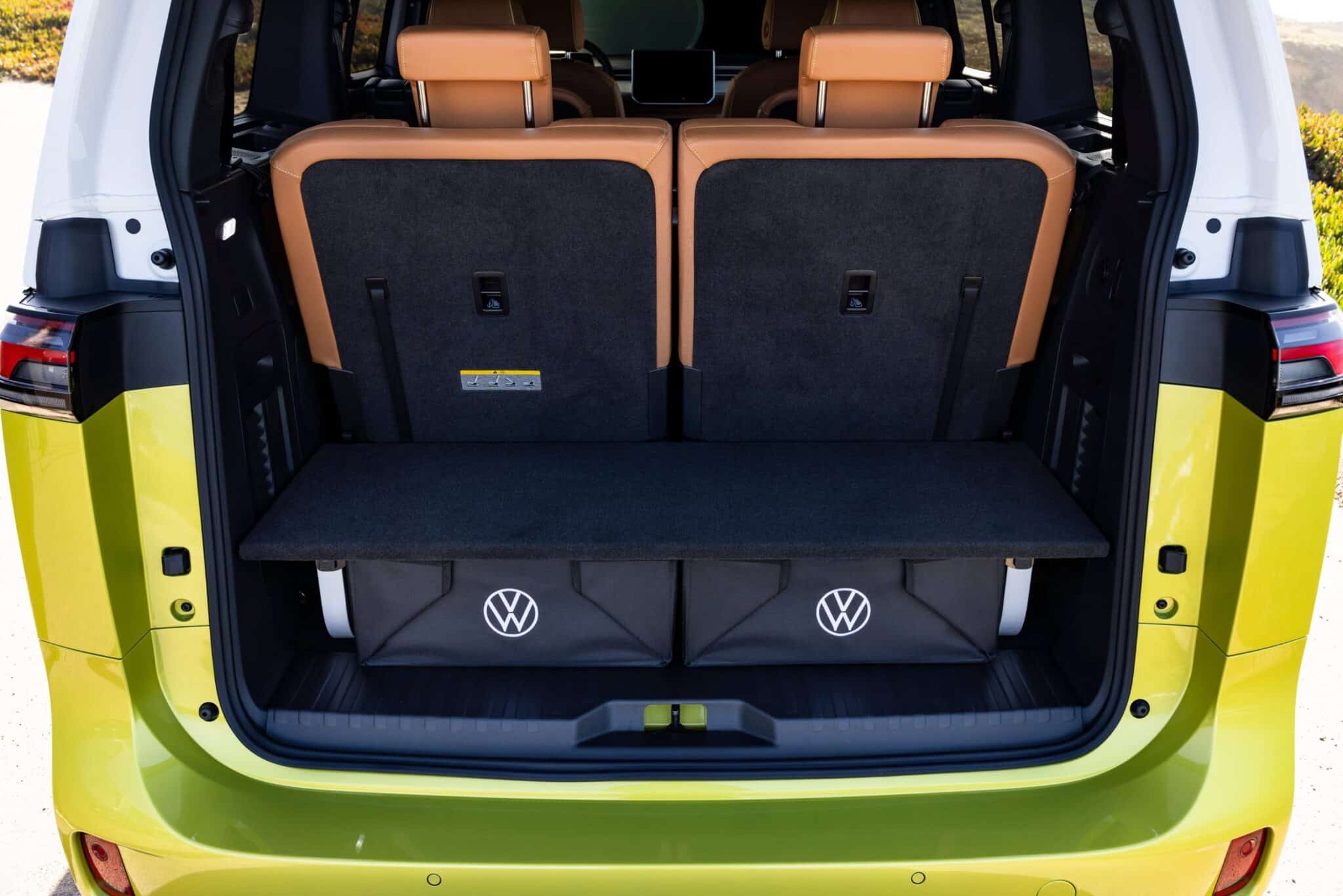 2025 VW ID.Buzz Candy White Over Pomelo Yellow 14 scaled