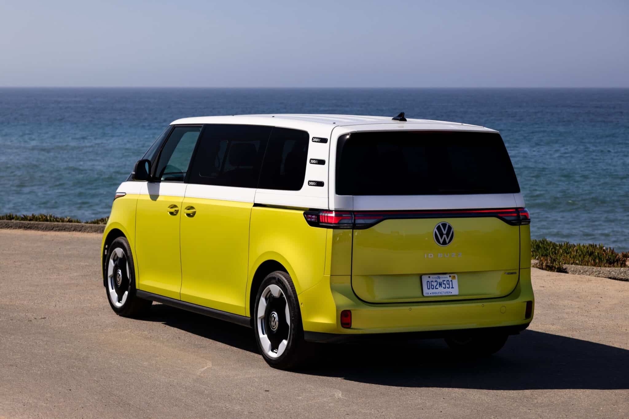 2025 VW ID.Buzz Candy White Over Pomelo Yellow 58 scaled