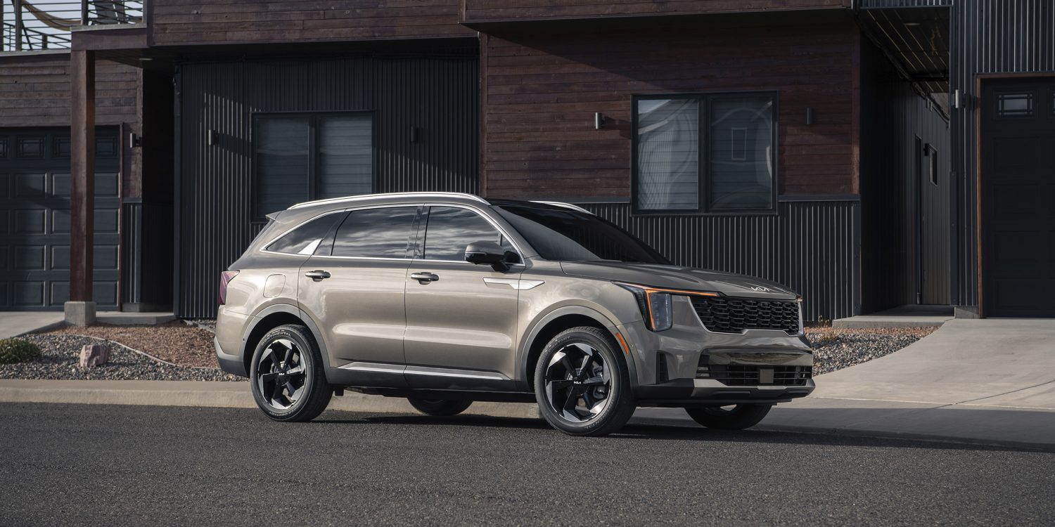 Side view of a 2023 gray Kia Sorento PHEV