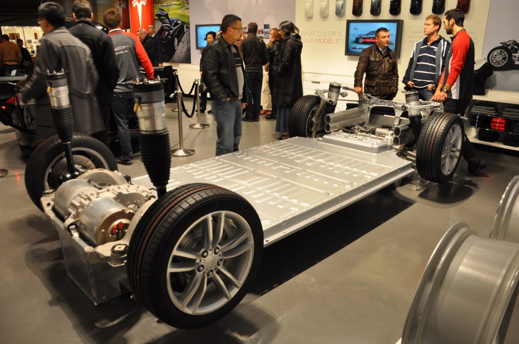 tesla model S "skateboard"