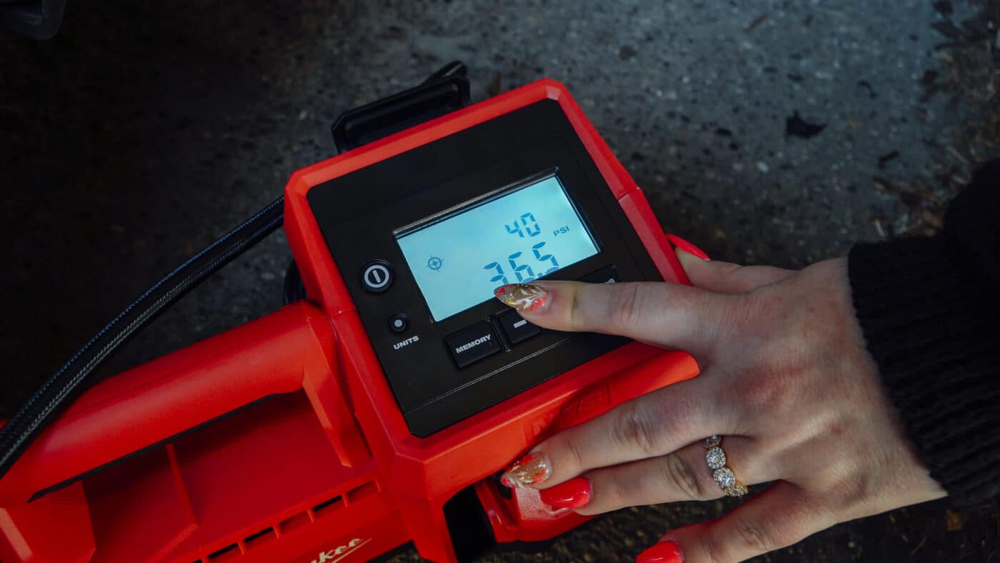 Milwaukee M18 Cordless Tire Inflator